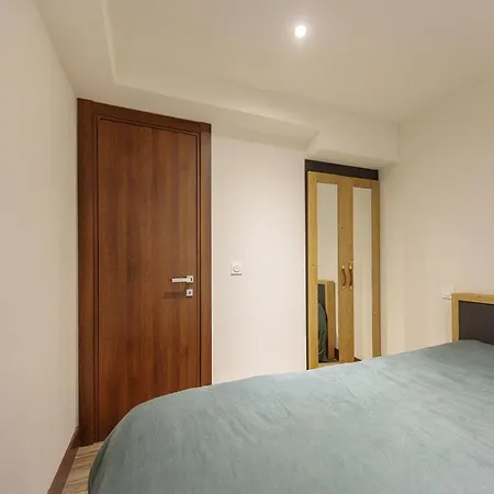 Perce Neige Apartment *